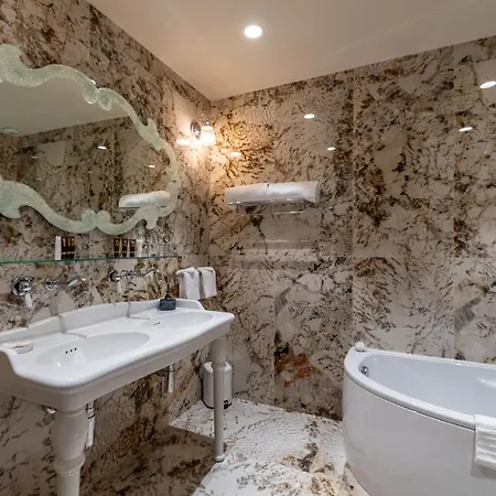 Hotell Demeure Loredana 5*