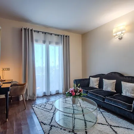 Demeure Loredana מלון 5*