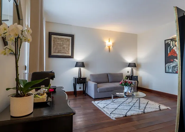 ホテル Demeure Loredana サン・フロラン