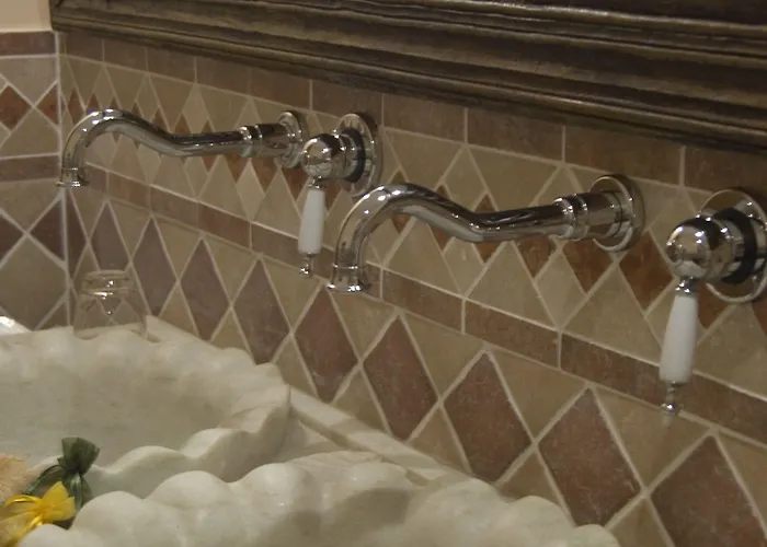 ホテル Demeure Loredana サン・フロラン